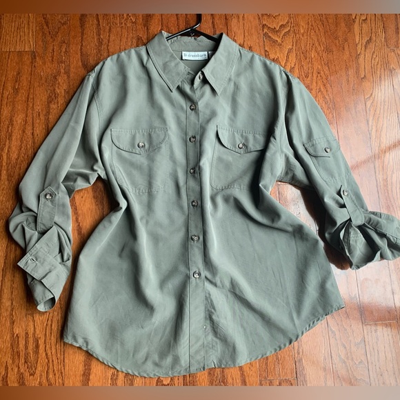 OLIVE GREEN BUTTON DOWN SHIRT WITH WHITE INNER AND BLACK WIDE LEG JEANS main image 0